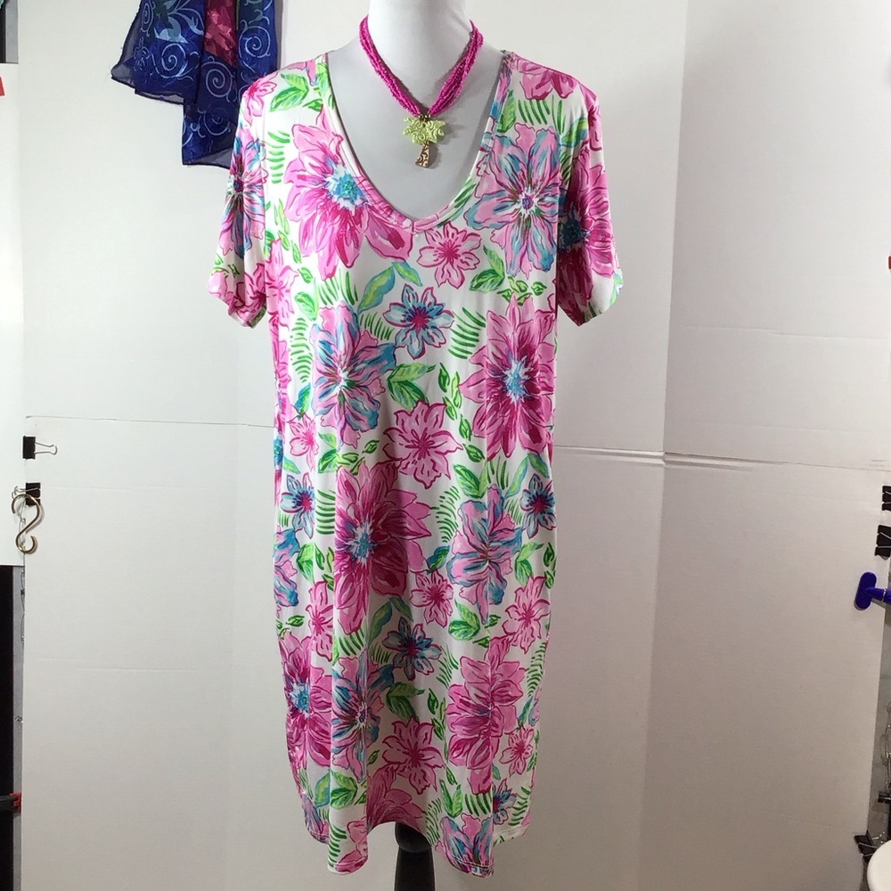 Stella Parker Floral V-Neck Dress in Pink and Green